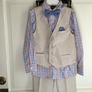 Boys Nautica 4 piece Suit Size 6